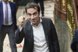 el congreso convalida decreto de ayudas fiscales por guerra en iran con el unico voto en contra de vox