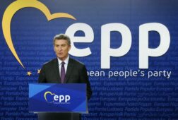 feijoo pide a bruselas vigilar acuerdo con mercosur y dice que agricultores pueden estar tranquilos si se cumple