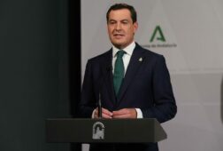 moreno convoca las elecciones autonomicas en andalucia el domingo 17 de mayo