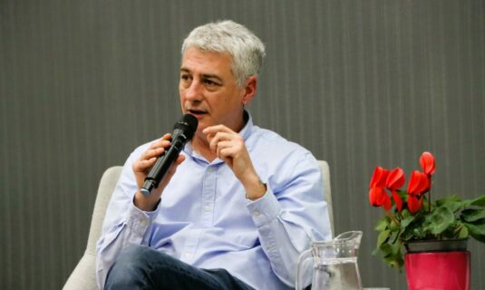 eh bildu dice que esta deseando que la izquierda a la izquierda del psoe se recomponga pero no participara