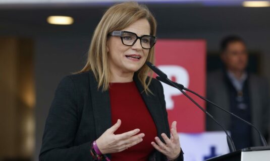 bernabe ve una buena noticia el regreso de oltra porque valencia necesita absolutamente un cambio