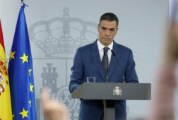sanchez deja en el aire la presentacion de los pge este mes por la gravedad de la situacion internacional