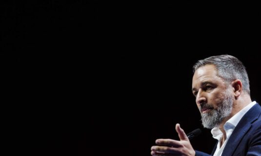 abascal dice que sanchez representa todo lo malo en europa y es la mayor amenaza para su seguridad y prosperidad