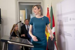 gobierno vasco y central acuerdan desbloquear la cogestion de aeropuertos antes de semana santa