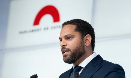 vox ve una nueva fase en las negociaciones con el pp con portavoces sectoriales