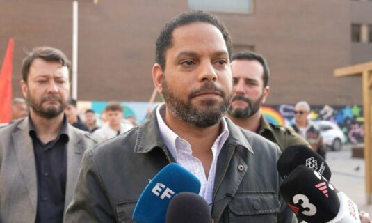 garriga pide a los criticos con la direccion de vox dejar de torpedear la alternativa