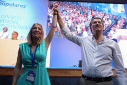 el pp y vox cierran un principio de acuerdo para un gobierno de coalicion en extremadura