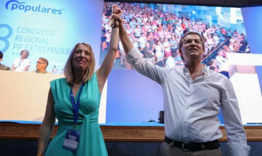 el pp y vox cierran un principio de acuerdo para un gobierno de coalicion en extremadura