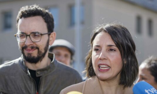 podemos pide a la ue impedir el uso de cualquier base militar para la ofensiva en iran y medidas contra eeuu