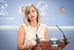 sumar reconoce sus diferencias con cuerpo por las medidas que afectan a la mayoria social