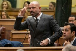 el pp cree que la comparecencia de sanchez en el congreso llega tarde y exige estar en las conversaciones sobre iran