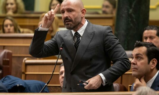 el pp cree que la comparecencia de sanchez en el congreso llega tarde y exige estar en las conversaciones sobre iran