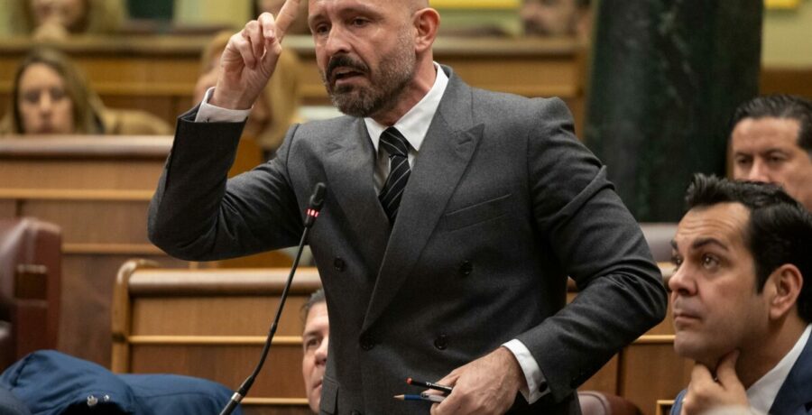 el pp cree que la comparecencia de sanchez en el congreso llega tarde y exige estar en las conversaciones sobre iran