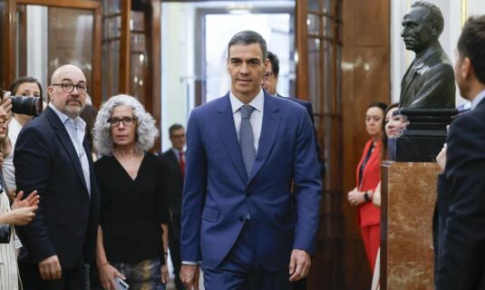 espana cierra su espacio aereo a los aviones implicados en la guerra de iran