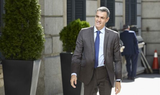 sanchez rechaza la accion militar unilateral de eeuu e israel y la actuacion del regimen irani y llama al dialogo