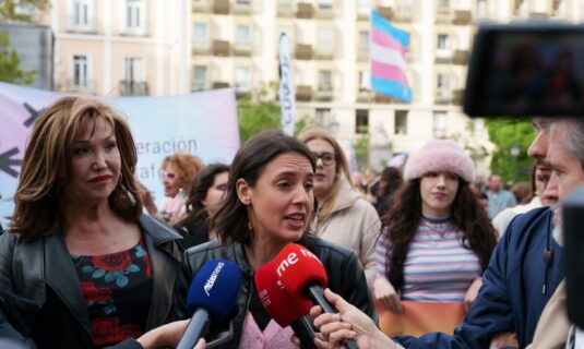 irene montero llama a responder a la transfobia con mas visibilidad y orgullo en el dia de la visibilidad trans