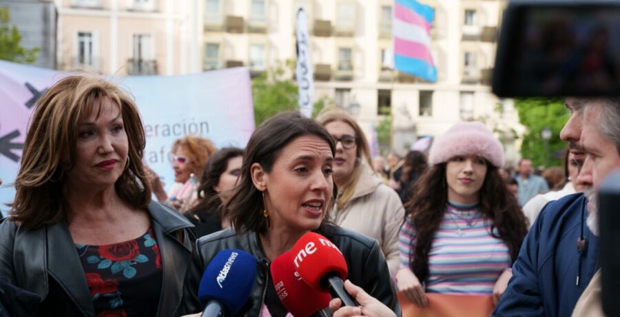 irene montero llama a responder a la transfobia con mas visibilidad y orgullo en el dia de la visibilidad trans