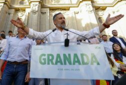 abascal se felicita por el acuerdo pp vox para en extremadura y anuncia una vicepresidencia para deshacer leyes