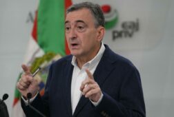 esteban pnv cree que la gestion economica de la seguridad social tendria que traspasarse a euskadi antes de verano