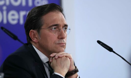 exteriores convoca a la encargada de negocios de israel para protestar por la retencion de un militar espanol en libano