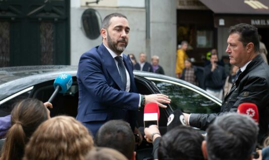 aldama reconoce que llamaban a sanchez el uno y que a abalos el jefe le pago unas senoritas para que se relajase