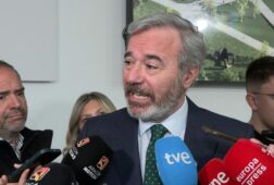 azcon convencido de que las negociaciones con vox se van a acelerar en las proximas semanas