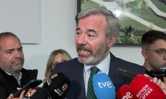 azcon convencido de que las negociaciones con vox se van a acelerar en las proximas semanas