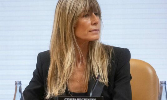 hazte oir reclama 24 anos de carcel para begona gomez y la retirada de pasaporte por riesgo de fuga