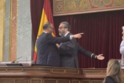 expulsado un diputado de vox tras encararse con una letrada y con el presidente del congreso