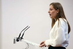 ester munoz cualquier persona razonable podria firmar los pactos con vox tambien moreno