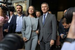 feijoo respalda a corina machado el sitio de espana es con la libertad y no con la dictadura escondida en barajas