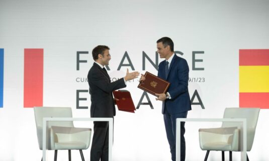 el gobierno vuelve a enviar a las cortes el tratado de amistad con francia que ya tumbo en congreso