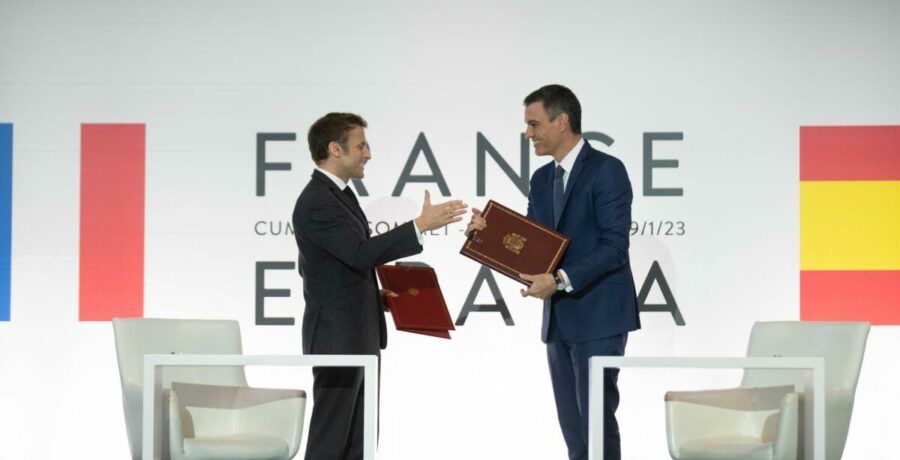 el gobierno vuelve a enviar a las cortes el tratado de amistad con francia que ya tumbo en congreso