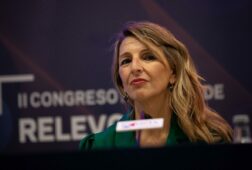 yolanda diaz insiste en que junts siempre fue un proyecto racista y clasista pero niega que la investidura se deba el