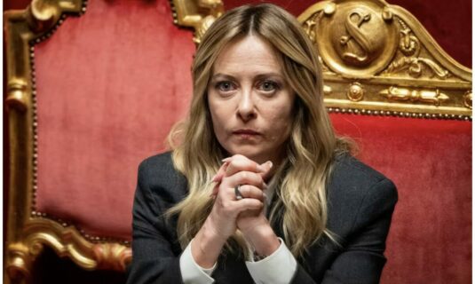 italia aprueba un nuevo decreto laboral con foco en salarios empleo y economia digital