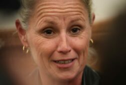 el psoe critica el silencio de feijoo ante la guerra de iran y que saque ahora el cambio de colchon de sanchez en 2018