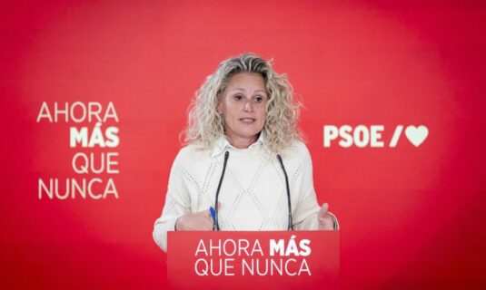 psoe acusa a feijoo de ofrecer bloqueo y recortes y estar con los senores de la guerra como la foto de bush y aznar