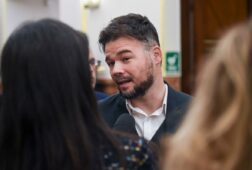 rufian dice que el psoe se equivoca al tensar al pnv y copiar a las juventudes del pp es un mal negocio