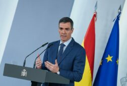 sanchez exige que libano forme parte del alto al fuego y que la ue suspenda su acuerdo de asociacion con israel