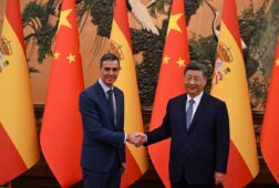 xi se situa junto a sanchez en el lado correcto de la historia y celebra la solida relacion bilateral
