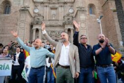 abascal afea a moreno su matraca sobre la inestabilidad con vox y pide una gran mayoria en las andaluzas