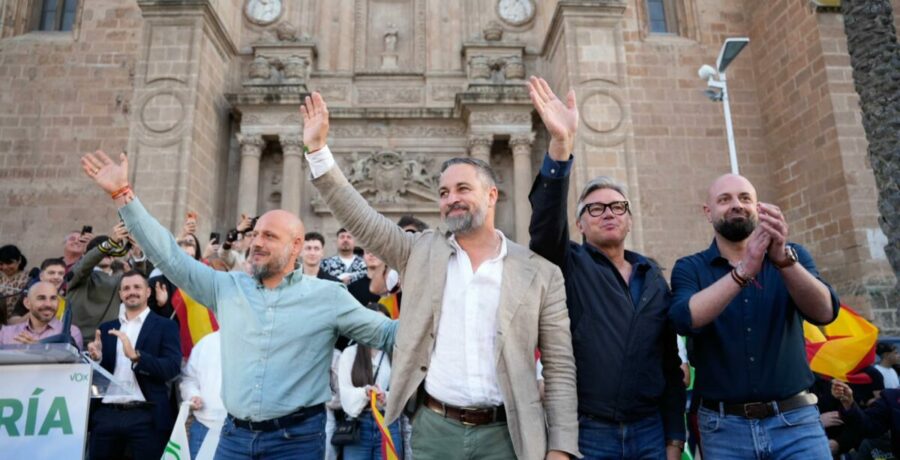 abascal afea a moreno su matraca sobre la inestabilidad con vox y pide una gran mayoria en las andaluzas