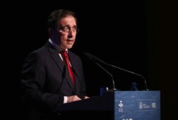 espana participara en la reunion sobre ormuz organizada por macron y starmer y sigue sin apoyar ninguna operacion