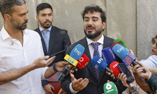 el parlamento europeo retira la inmunidad a alvise perez para juzgarle por acoso