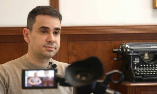 un alcalde socialista de guadalajara pide a pedro sanchez adelanto electoral y aboga por no gobernar a cualquier precio