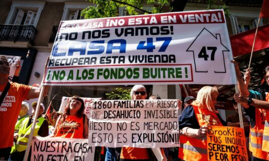 una concentracion ante genova reclama al pp el apoyo la prorroga del alquiler y carga contra su uso especulativo