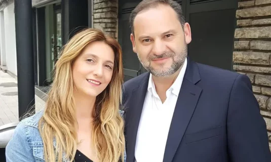 claudia montes amiga de abalos defiende que nunca dejo de ir a trabajar en logirail ya que utilizaba su jornada para ir a la biblioteca a leer libros de trenes