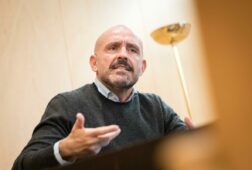 de los santos la prioridad nacional es que convoque elecciones