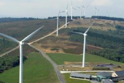 la eolica advierte de que un nuevo impuesto ahuyentaria las inversiones en renovables