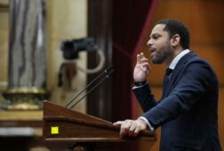 ignacio garriga augura que alianca catalana se va a comer por completo a junts y no a vox